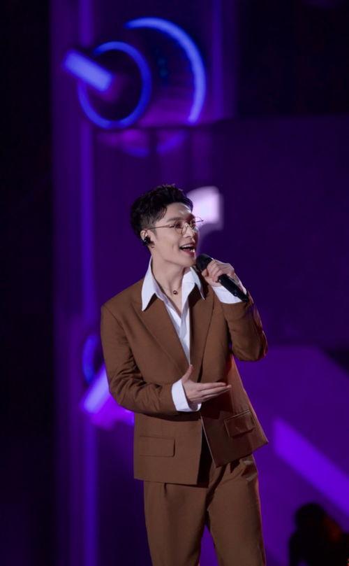 张艺兴跨年爆料视频,揭秘幕后故事与精彩瞬间