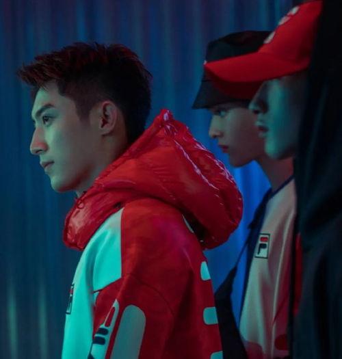 狗仔爆料黄景瑜视频,狗仔爆料背后的真相揭秘 第1张 狗仔爆料黄景瑜视频,狗仔爆料背后的真相揭秘 第1张